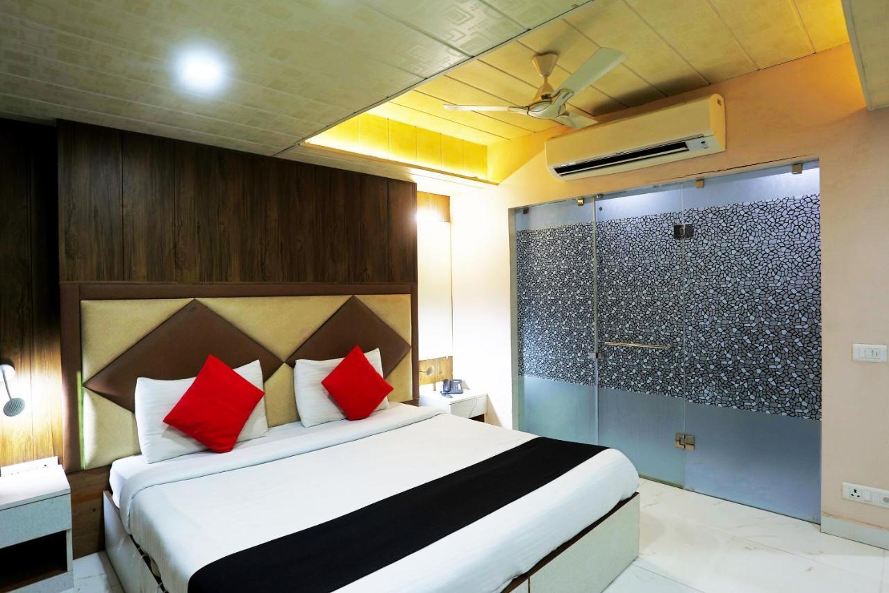 Capital O 23188 Glory Villa New Delhi Buitenkant foto