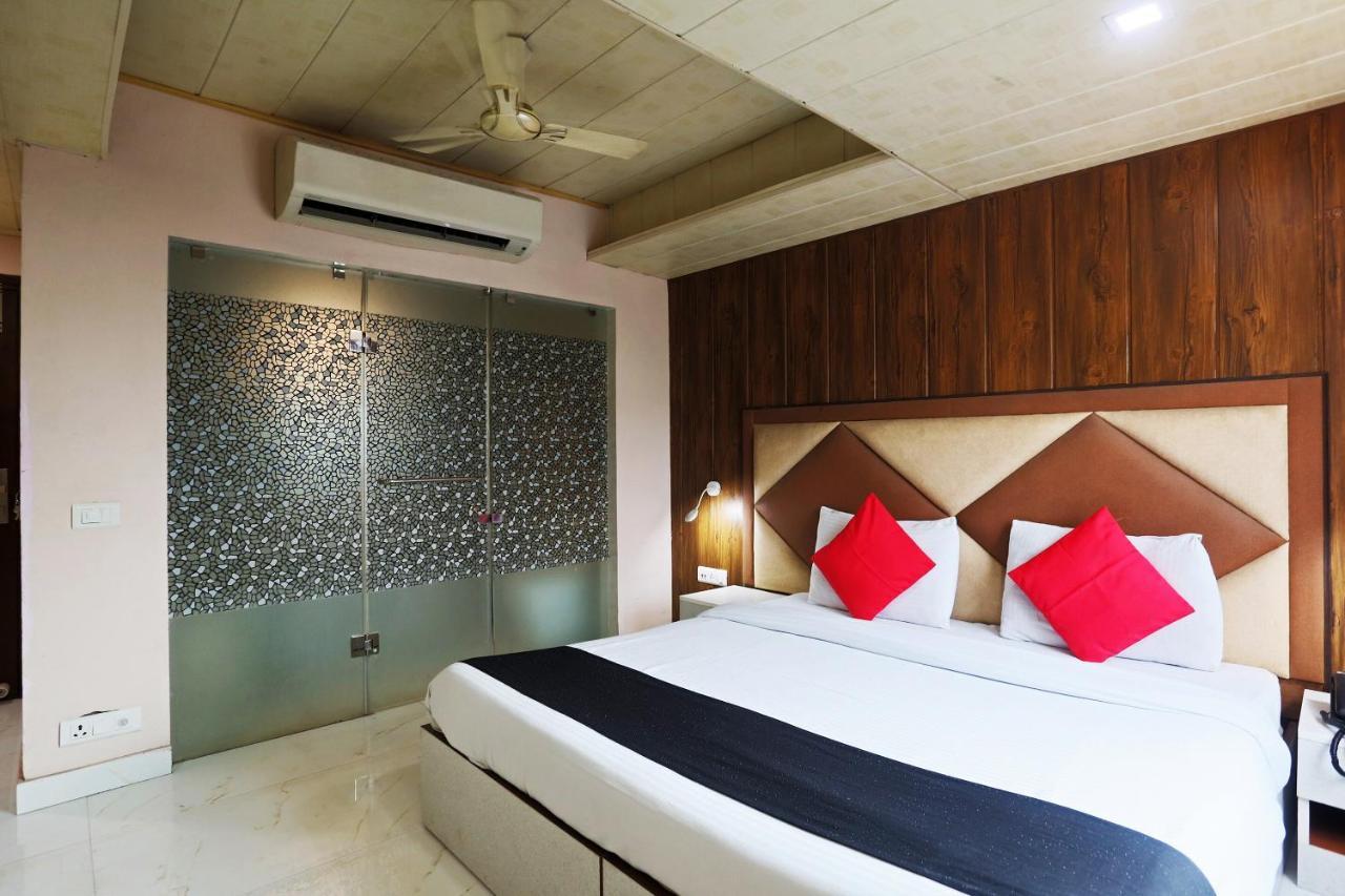 Capital O 23188 Glory Villa New Delhi Buitenkant foto